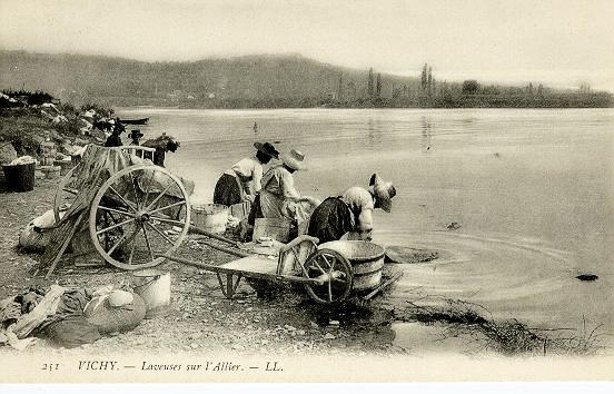 251 VICHY - LAVEUSES SUR L'ALLIER_0