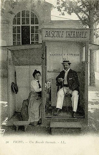 50 VICHY - UNE BASCULE THERMALE_0
