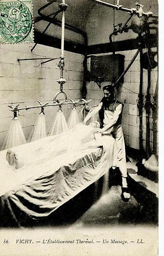 86 VICHY - L'ETABLISSEMENT THERMAL - UN MASSAGE_0