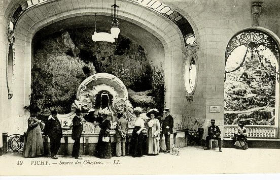 10 VICHY - SOURCE DES CELESTINS_0