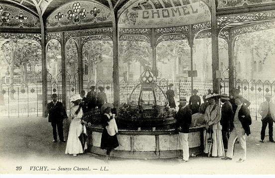 29 VICHY - SOURCE CHOMEL_0