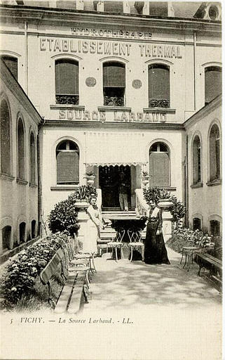 5 VICHY - LA SOURCE LARBAUD_0
