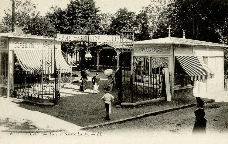 6 VICHY - PARC ET SOURCE LARDY_0