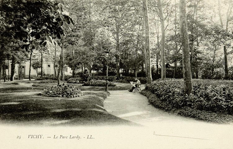 25 VICHY - LE PARC LARDY_0