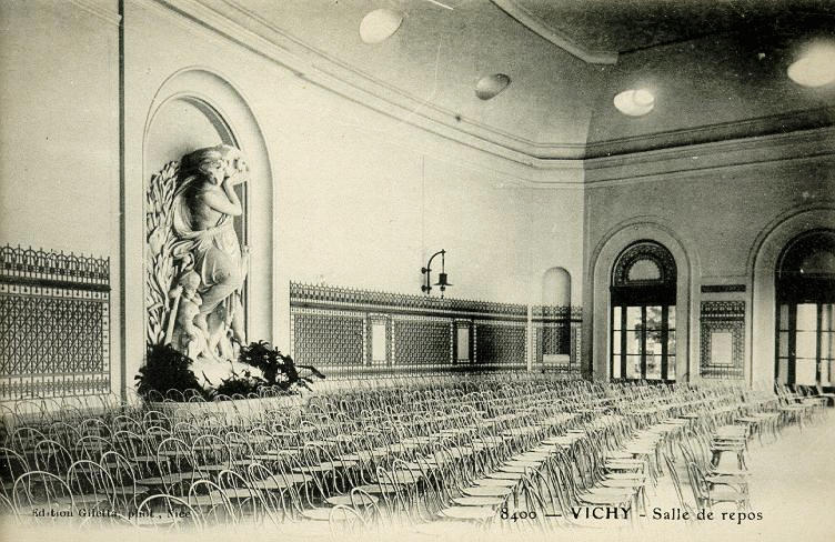 8400 VICHY - SALLE DE REPOS_0