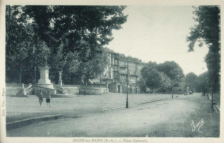DIGNE-LES-BAINS (B.-A.) - PLACE GASSENDI_0