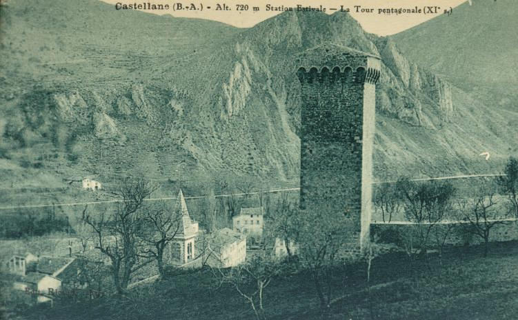 CASTELLANE (B.-A.) - ALT. 720 M STATION ESTIVALE - LA TOUR PENTAGONALE (XIE S.)_0