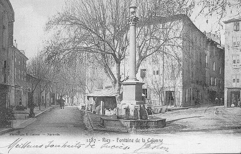 1287 - RIEZ - FONTAINE DE LA COLONNE_0