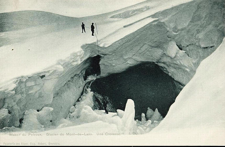 MASSIF DU PELVOUX - GALCIER DU MONT-DE-LANS - UNE CREVASSE_0