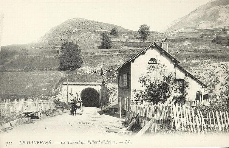 712 LES DAUPHINE - LE TUNNEL DU VILLARD D'ARENE_0