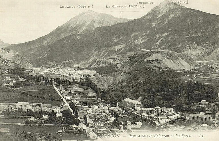 4. BRIANÇON - PANORAMA SUR BRIANÇON ET LES FORTS_0