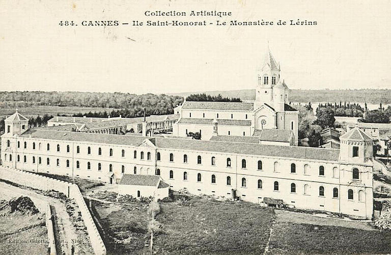 484 - CANNES - ILE SAINT HONORAT - LE MONASTERE DE LERINS_0