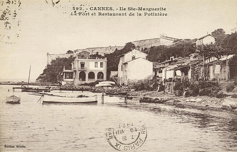 492. CANNES - ILE STE - MARGUERITE - LE FORT ET LE RESTAURANT DE LA POTINIERE_0