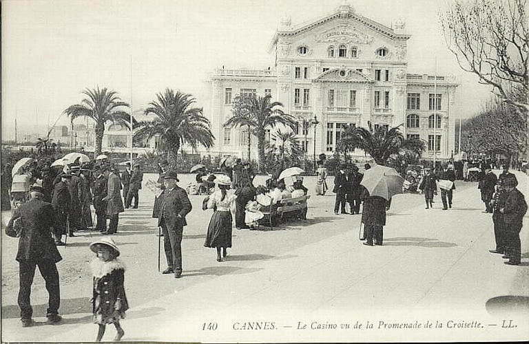140 CANNES. - Le Casino vu de la Promenade de la Croisette_0