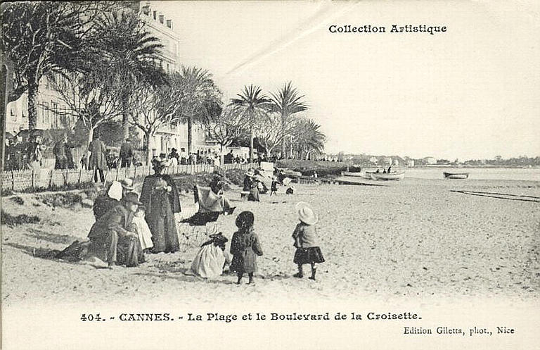 404. - CANNES. - La Plage et le Boulevard de la Croisette_0