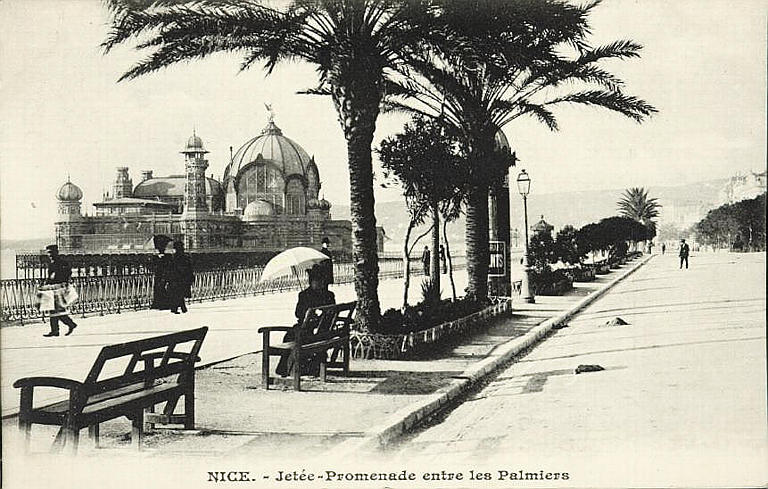 NICE - JETEE-PROMENADE ENTRE LES PALMIERS_0