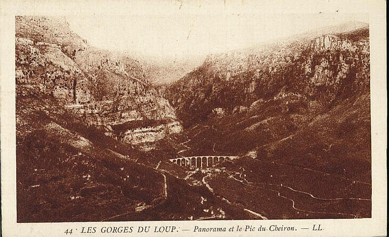44. LES GORGES DU LOUP - PANORAMA ET LE PIC DU CHEIRON_0