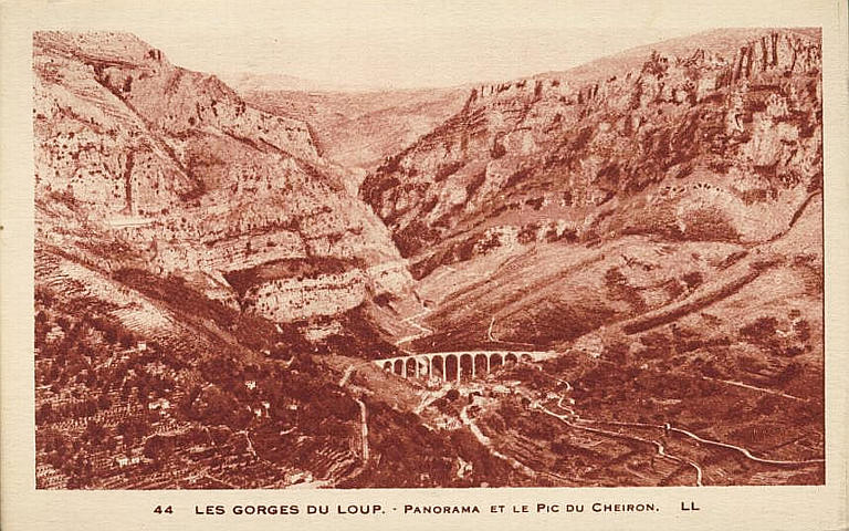 44. LES GORGES DU LOUP - PANORAMA ET LE PIC DU CHEIRON_0