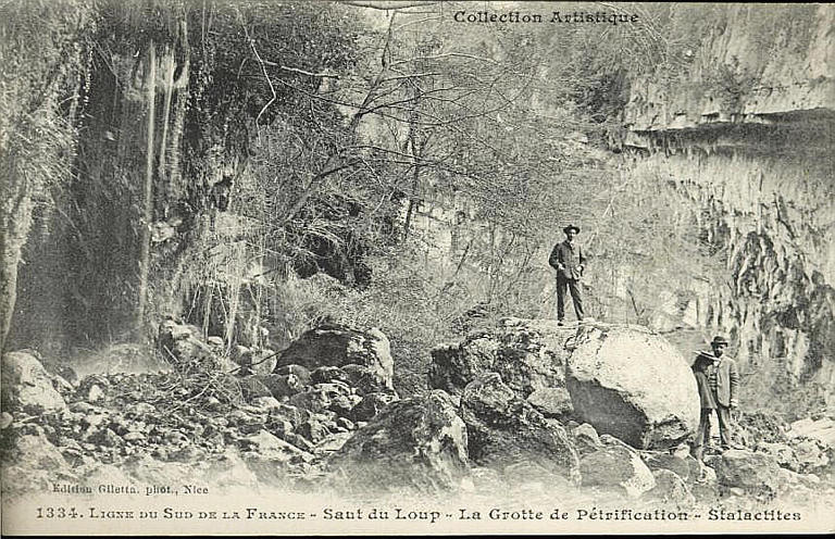 COLLECTION ARTISTIQUE / 1334. LIGNE DU SUD DE LA FRANCE - SAUT DU LOUP - LA GROTTE DE PETRIFICATION - STALACTITES_0