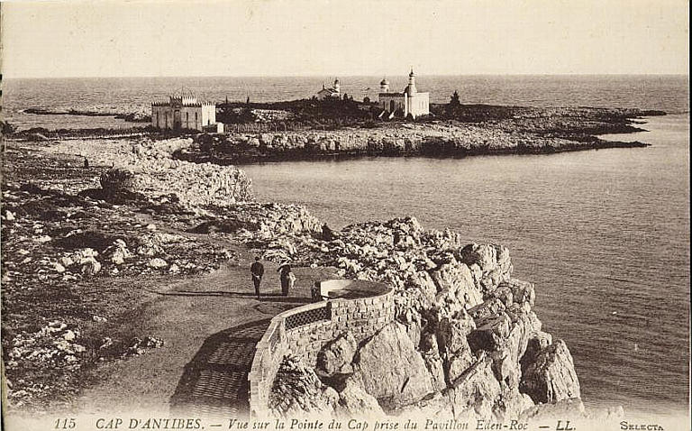 115. CAP D'ANTIBES - VUE SUR LA POINTE DU CAP PRISE DU PAVILLON EDEN-ROC_0