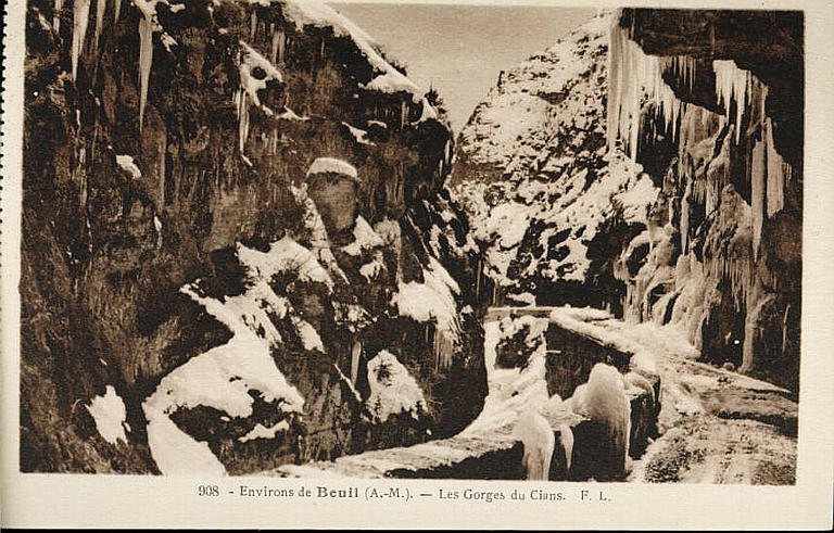 908. ENVIRONS DE BEUIL (A.-M.) - LES GORGES DU CIANS_0
