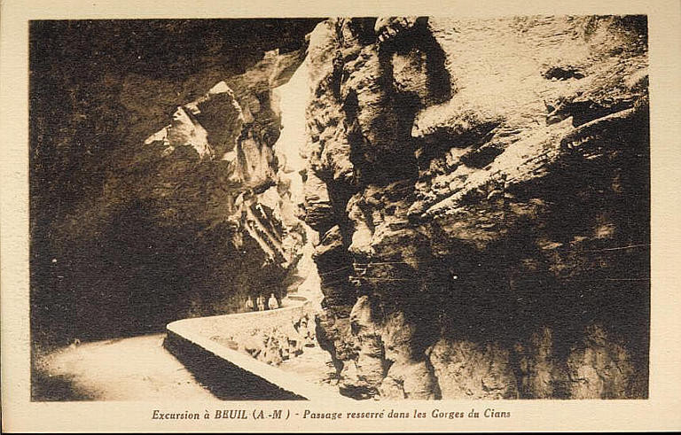 EXCURSION A BEUIL (A.-M.) - PASSAGE RESSERE DANS LES GORGES DU CIANS_0
