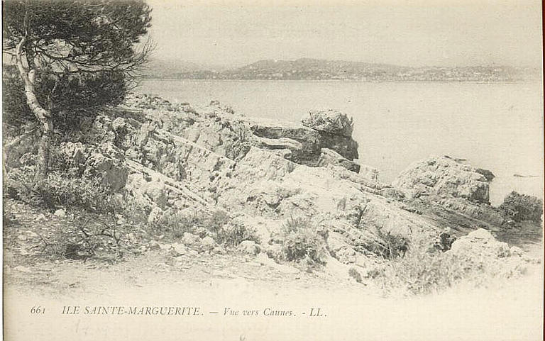 661. ILE SAINTE-MARGUERITE - VUE VERS CANNES_0