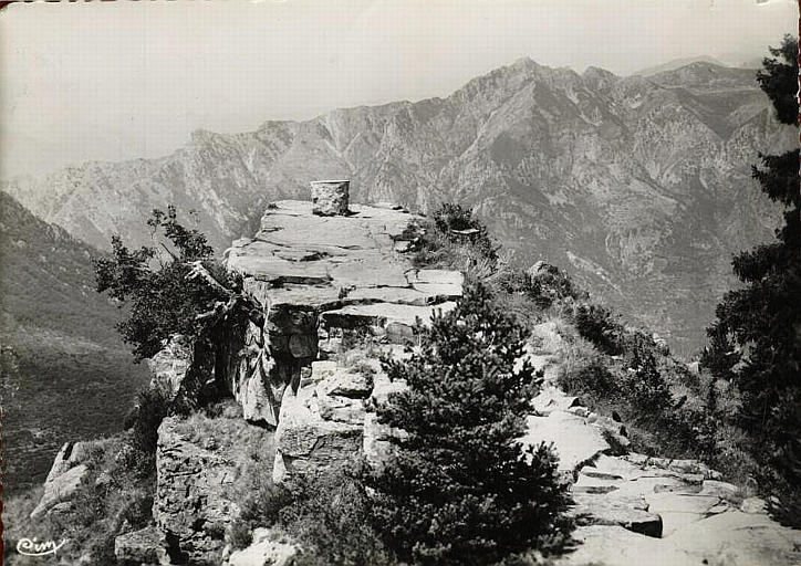 La Table d'orientation et le Bree d'Utelle (alt. 1600 m)_0