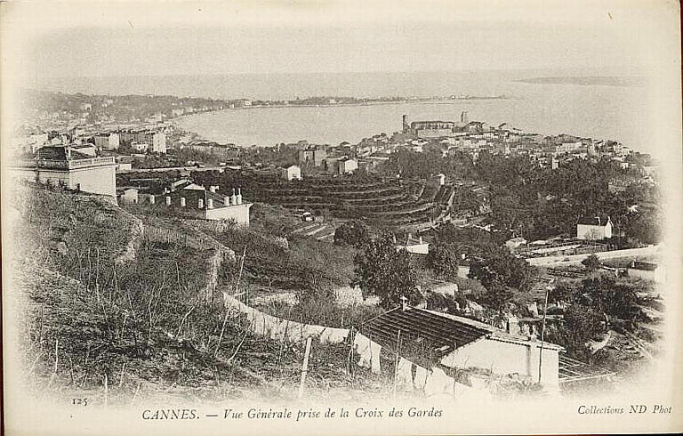 125 CANNES - VUE GENERALE PRISE DE LA CROIX DES GARDES_0