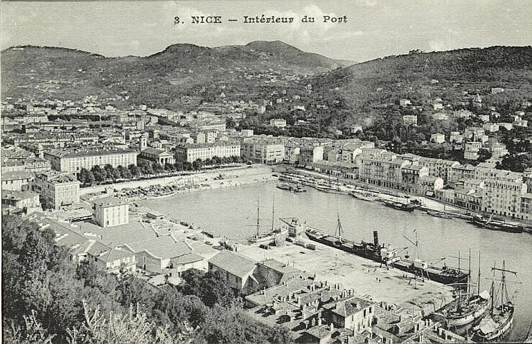 8 NICE - INTERIEUR DU PORT_0
