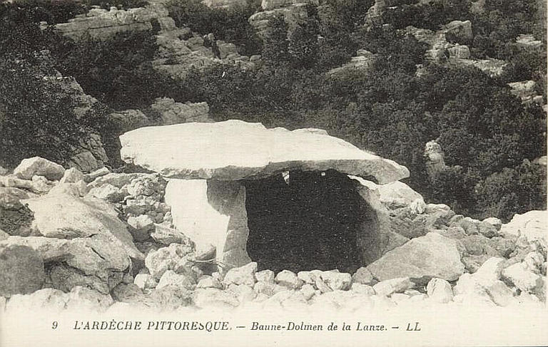 9 L'ARDECHE PITTORESQUE. - Baune (sic) - Dolmen de la Lanze_0