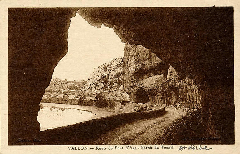 VALLON - ROUTE DU PONT-D'ARC - ENTREE DU TUNNEL_0
