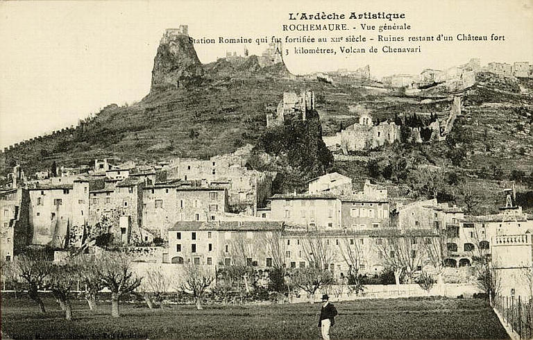 L'ARDECHE ARTISTIQUE / ROCHEMAURE - VUE GENERALE / STATION ROMAINE QUI FUT FORTIFIEE AU XIIE SIECLE - RUINE RESTANT D'UN CHATEAU FORT A 3 KILOMETRES, VOLCAN DE CHENAVARI_0