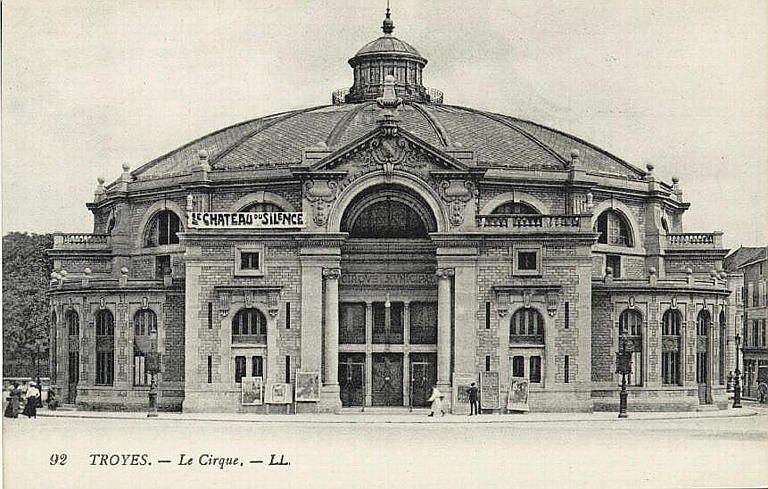 92 TROYES. - Le Cirque_0