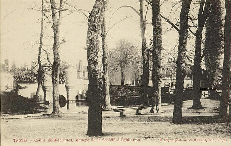 TROYES - Cours Saint-Jacques, Manège de la Société d'Equitation_0