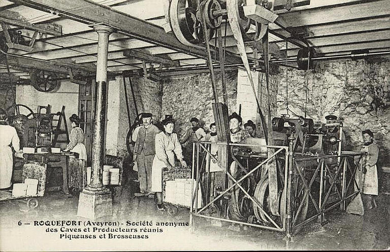 6 - ROQUEFORT (AVEYRON) - SOCIETE ANONYME / DES CAVES ET PRODUCTEURS REUNIS - PIQUEUSES ET BROSSEUSES_0