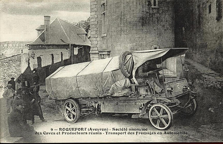 9 - ROQUEFORT (AVEYRON) - SOCIETE ANONYME / DES CAVES ET PRODUCTEURS REUNIS - TRANSPORT DES FROMAGES EN AUTOMOBILE_0
