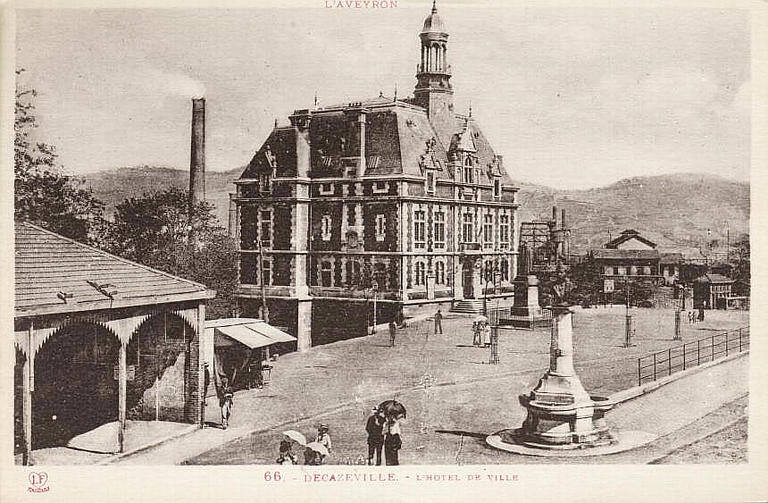 L'AVEYRON (en haut) / 66. - DECAZEVILLE. - L'HOTEL DE VILLE (en bas, caractères rouges)_0