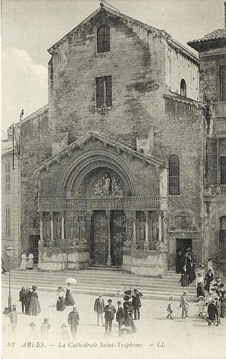 82 ARLES - LA CATHEDRALE SAINT-TROPHIME_0