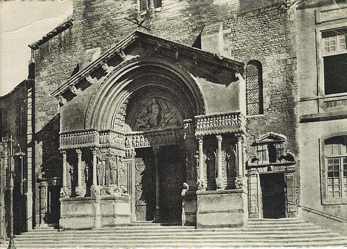 ARLES - EGLISE ST TROPHIME_0