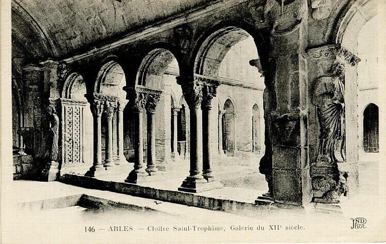 146 ARLES - CLOITRE SAINT-TROPHIME (GALERIES DU XIIE SIECLE)_0