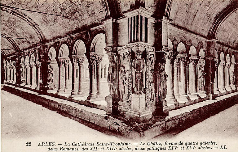 22 ARLES - CATHEDRALE SAINT TROPHIME. LE CLOITRE, XII, XIII, XIV et XVIe SIECLES_0