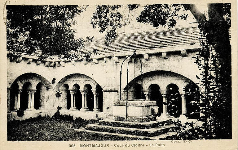 306 MONTMAJOUR - COUR DU CLOITRE - LE PUITS_0
