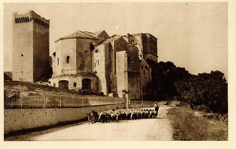 MONTMAJOUR. ABBAYE XIIeS. TOUR DE DEFENSE XIVe S_0