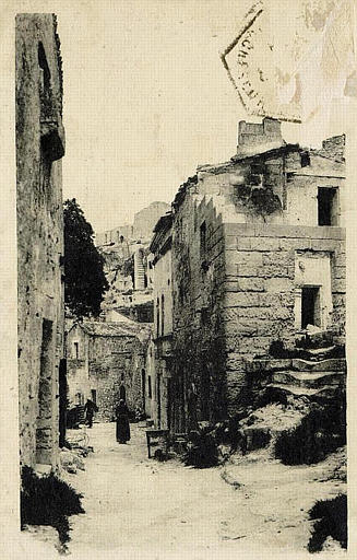 La rue des Fours et le Château_0