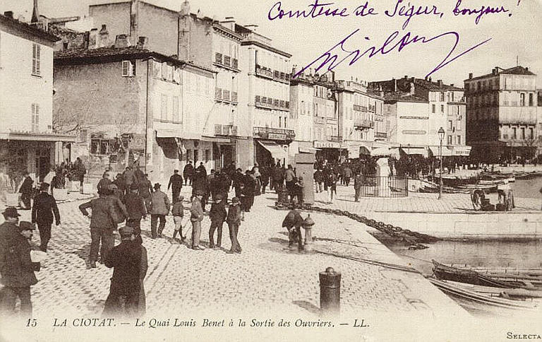 15 LA CIOTAT - QUAI LOUIS BENET A LA SORTIE DES OUVRIERS_0
