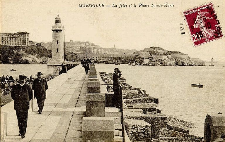 MARSEILLE - LA JETEE ET LE PHARE SAINTE-MARIE_0