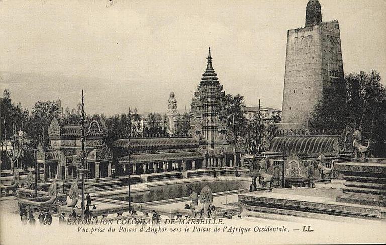 EXPOSITION COLONIALE DE MARSEILLE - VUE PRISE DU PALAIS D'ANGKOR VERS LE PALAIS DE L'AFRIQUE OCCIDENTALE_0