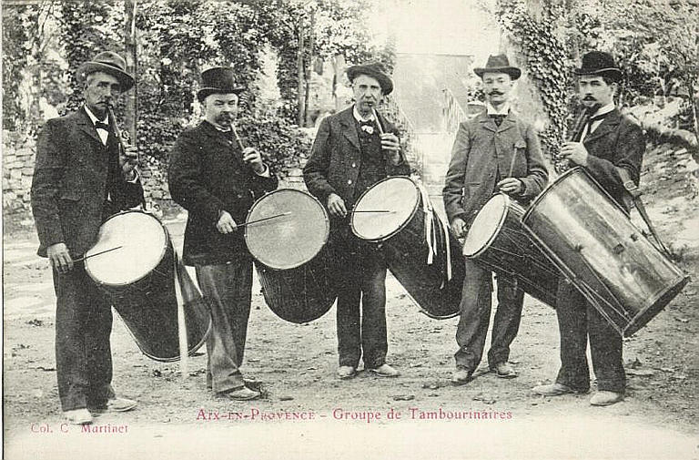 AIX-EN-PROVENCE - GROUPE DE TAMBOURINAIRES_0