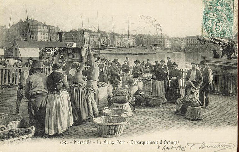 1051 MARSEILLE - LE VIEUX PORT - DEBARQUEMENT D'ORANGES_0